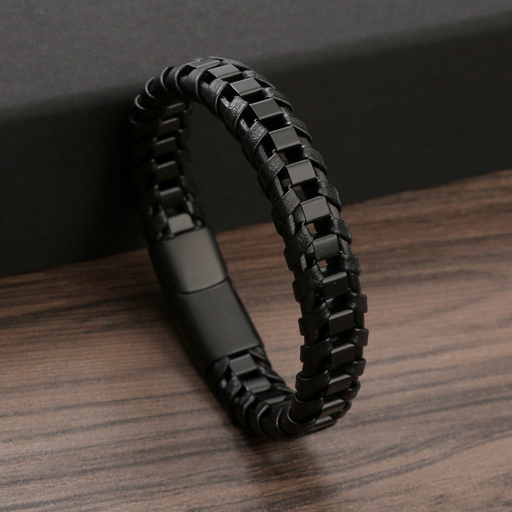 Chain leather armband