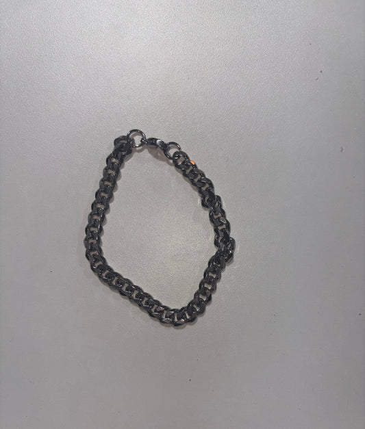 Silver chain armband