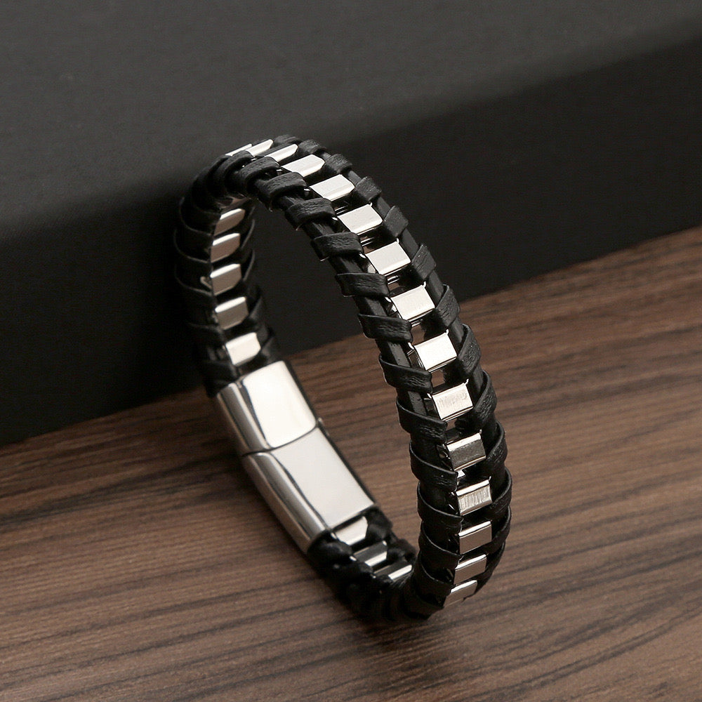 Chain leather armband