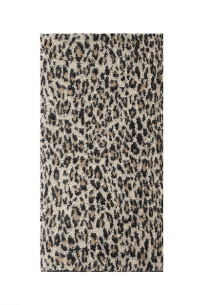 Detail van de leopardprint sjaal